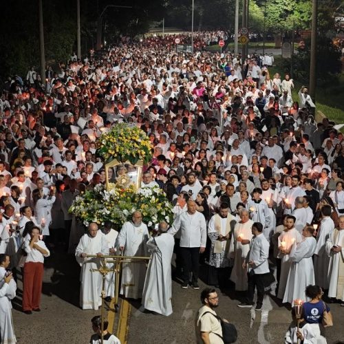 São José do Rio Preto realiza Caminhada Eucarística pela paz