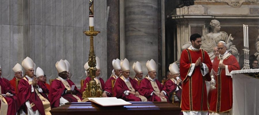 O Papa: cardeal Ruini, um pastor capaz de servir com humildade e responsabilidade